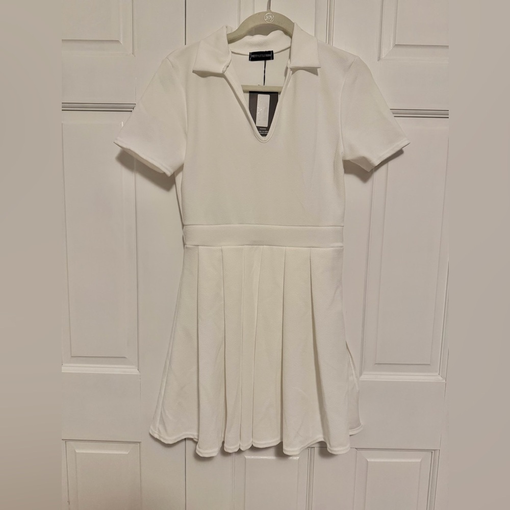 PrettyLittleThing White Pleated Side Split Tennis Skirt Shift Dress Size 8 NWT